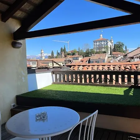Elegant Penthouse With Roof Terrace Apartmán