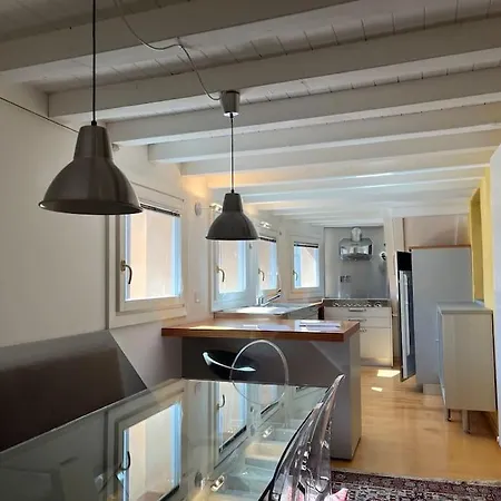 Apartmán Elegant Penthouse With Roof Terrace